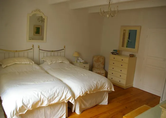 L'ancienne Forge 27 Rue De La Creche Bourg Born 3* Villeréal