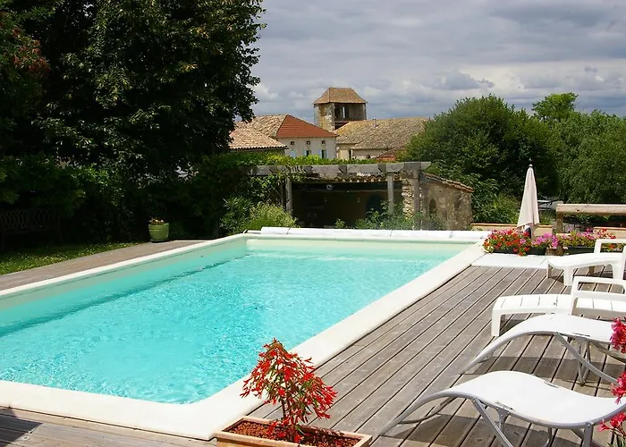 L'ancienne Forge 27 Rue De La Creche Bourg Born Bed and Breakfast Villeréal